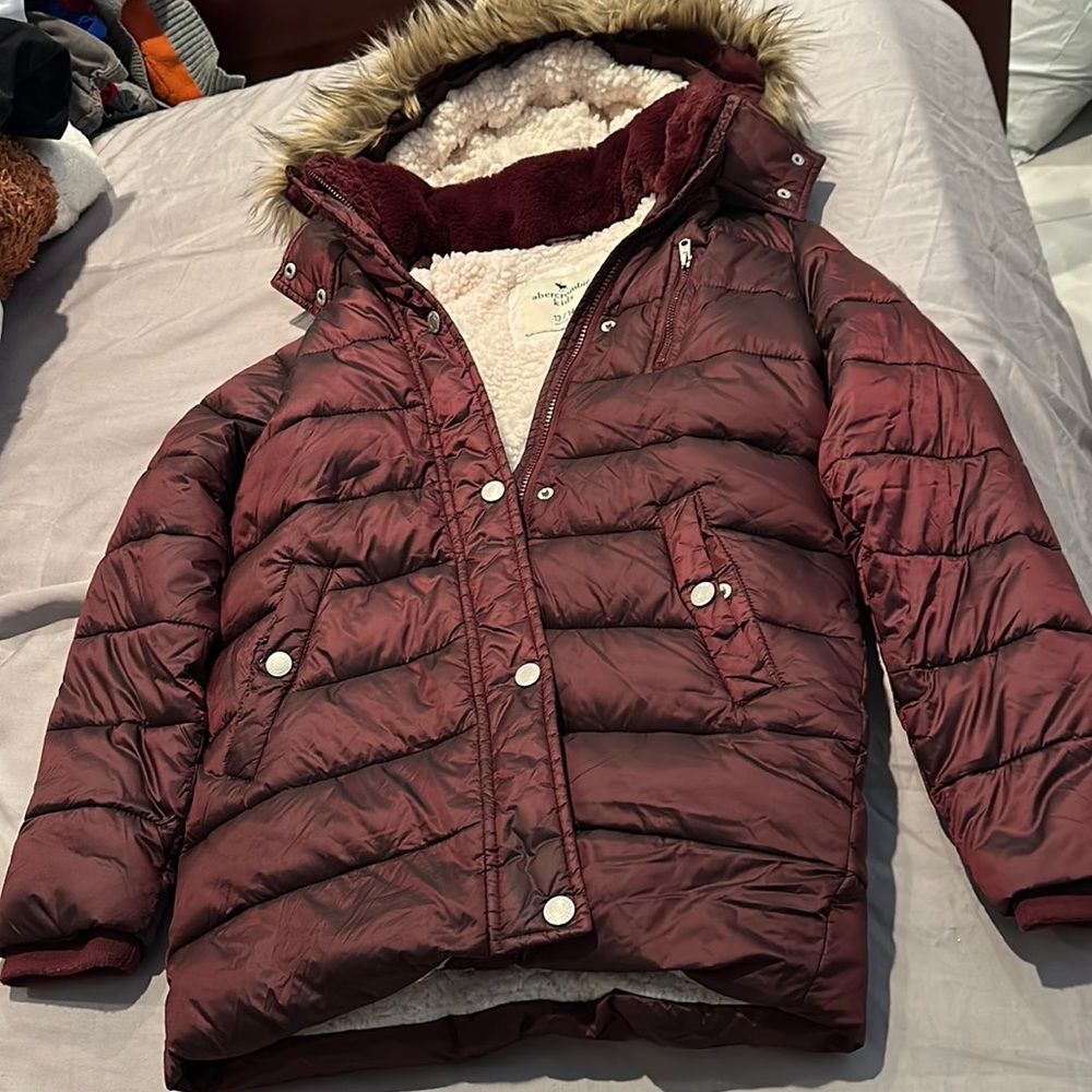 Kids girls Abercrombie size 13/14 burgundy Puffer jacket. Worn 2-3 times